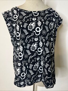 Nooworks Odin Black & White Graphic Crop Tank Top